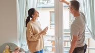 Bild 1: Der Fenster- und Türsensor meldet, wenn Fenster und Türen versehentlich offengelassen wurden