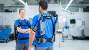 Bild 3: Das neue Exoskelett Ottobock Shoulder ist eine Weiterentwicklung des Paexo Shoulder, das bereits von tausenden NutzerInnen weltweit verwendet wird